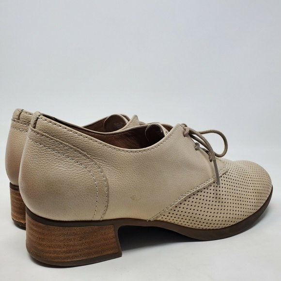 Dansko Womens Sand Lousie Taupe Perforated Beige - Picture 4 of 11